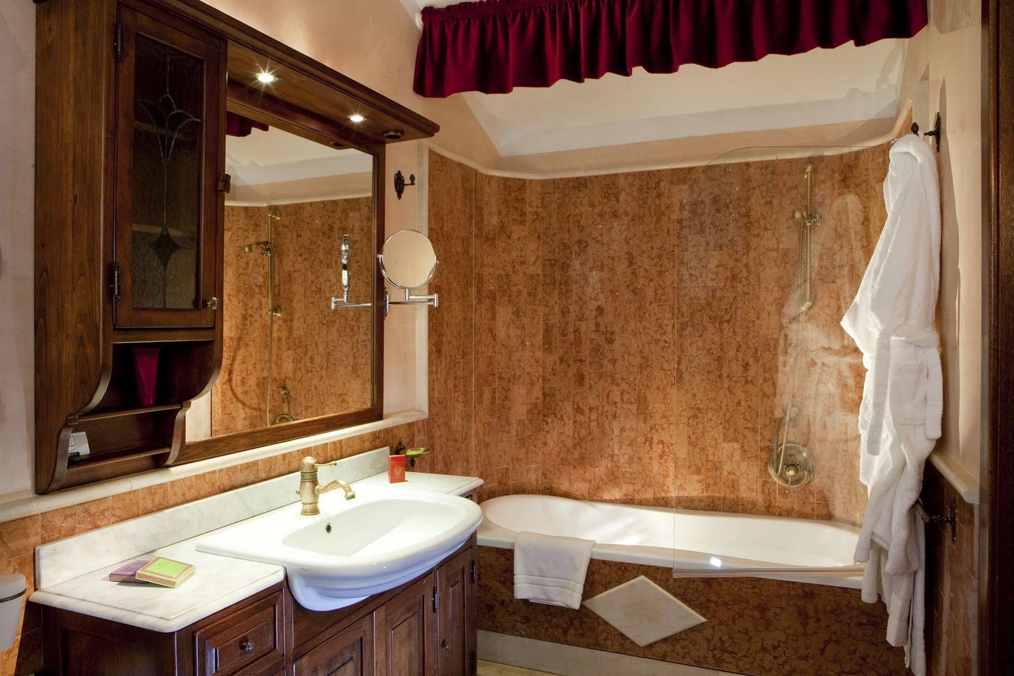 Castello Della Castelluccia Hotel Rom